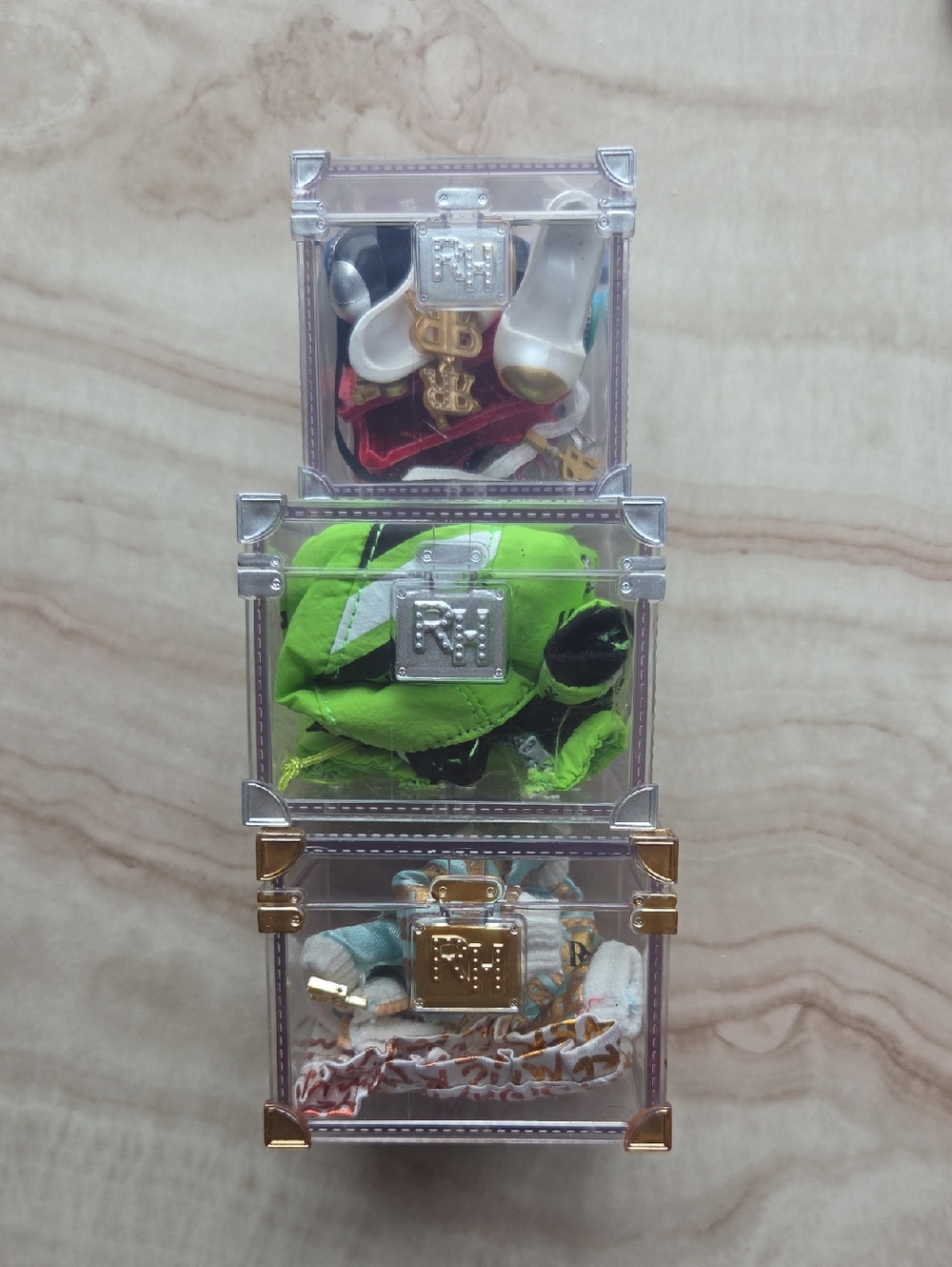 Rainbow High Trunks And Extras